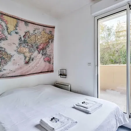 Two-room Flat With Terrace *quartier Graslin* *