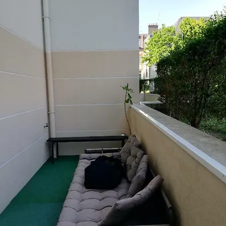 Two-room Flat With Terrace *quartier Graslin* *